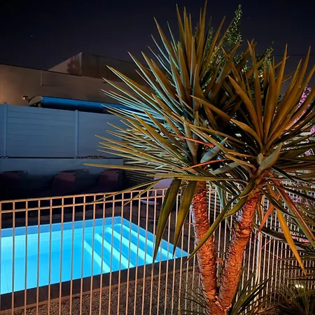 Bas De Villa, 6 Pers, Piscine, Terrasse, Proche Sablettes