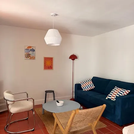 Bas De Villa, 6 Pers, Piscine, Terrasse, Proche Sablettes